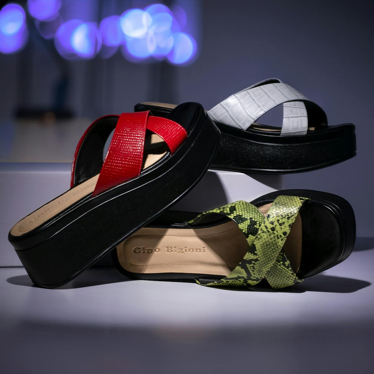 Sandales plateformes tendance mettant en valeur la jambe